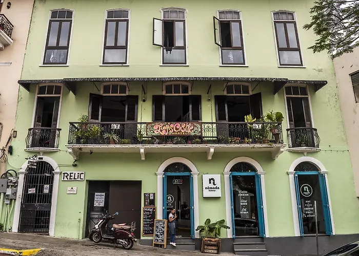 Lunas Castle Hostel